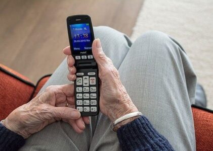 Alzheimerjeva bolezen: sodobne terapije in skrb za kakovost življenja